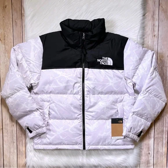 The North Face Women’s Printed Nuptse Down Jacket - Picture 2 of 13